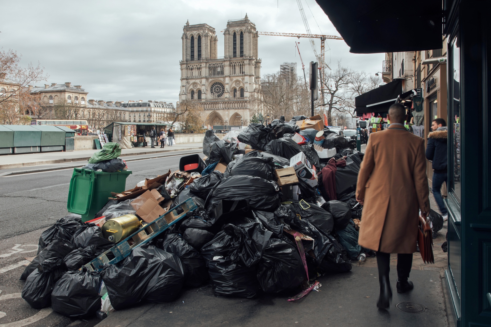 Paris Garbage Strike 9,500 Tonnes of Trash Pile Up on Capital Streets