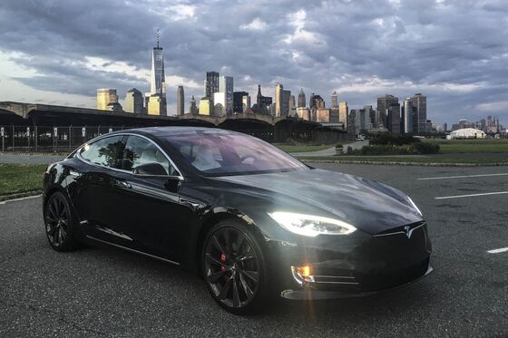 With More Self-Driving Tech, Is Tesla Ruining What’s Best About the Model S?