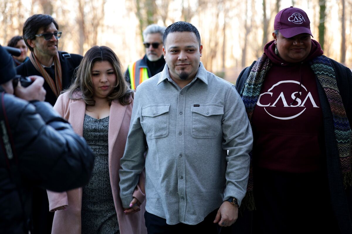 Federal Judge Dismisses Human Smuggling Case Against Kilmar Abrego Garcia