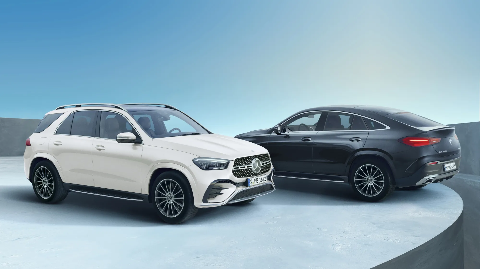 Mercedes Brings New SUVs to Japan Aimed at Middle-Aged Execs - Bloomberg