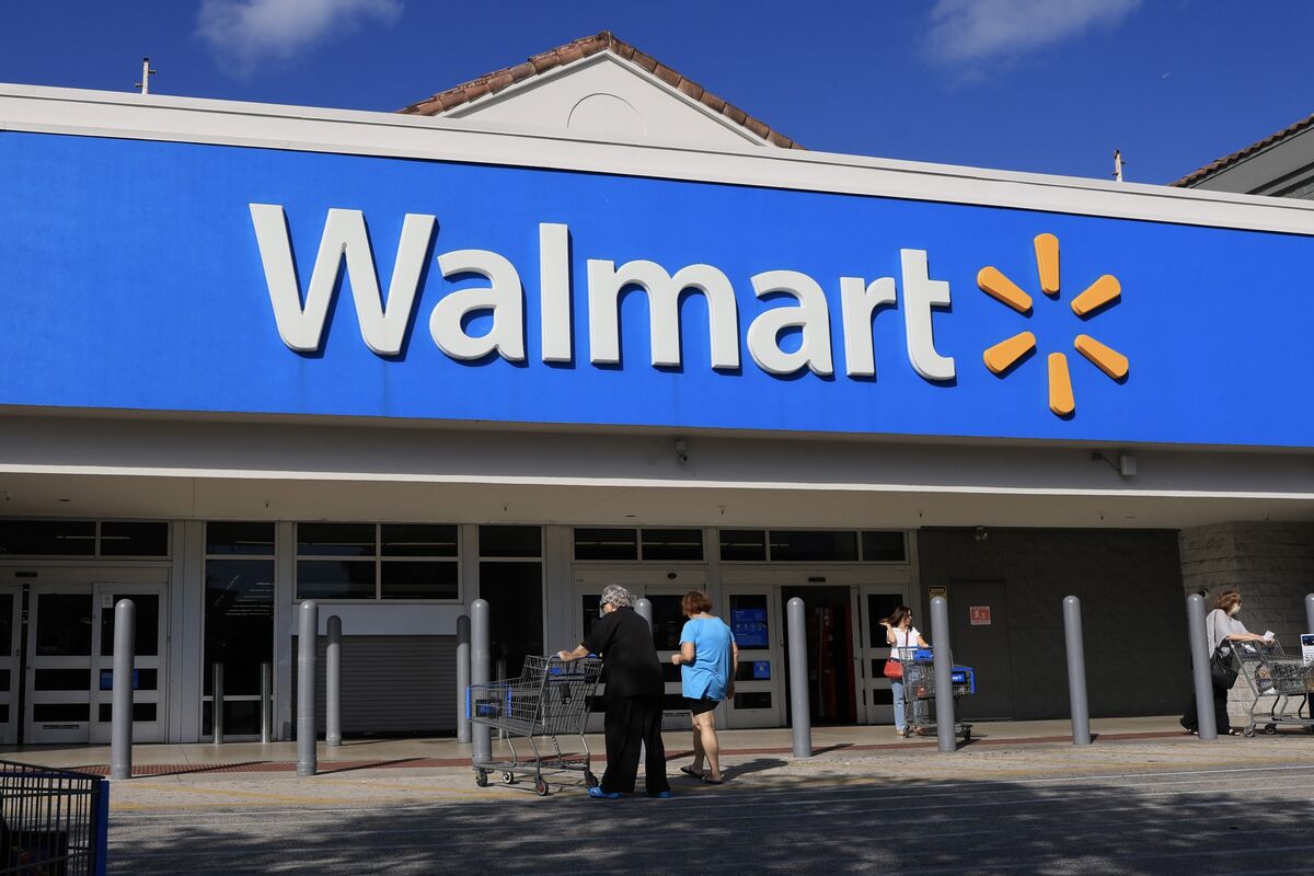 bloomberg.com - Ike Swetlitz - Walmart Teams Up With Nonprofit Insurer to Sell Medicare Advantage Plan