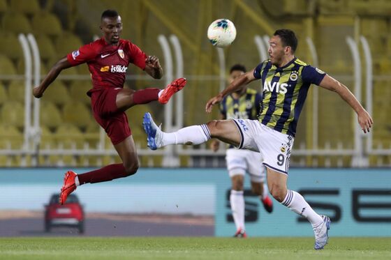 Turkey Soccer Fans Threaten Broadcast Boycott Amid Club Spat