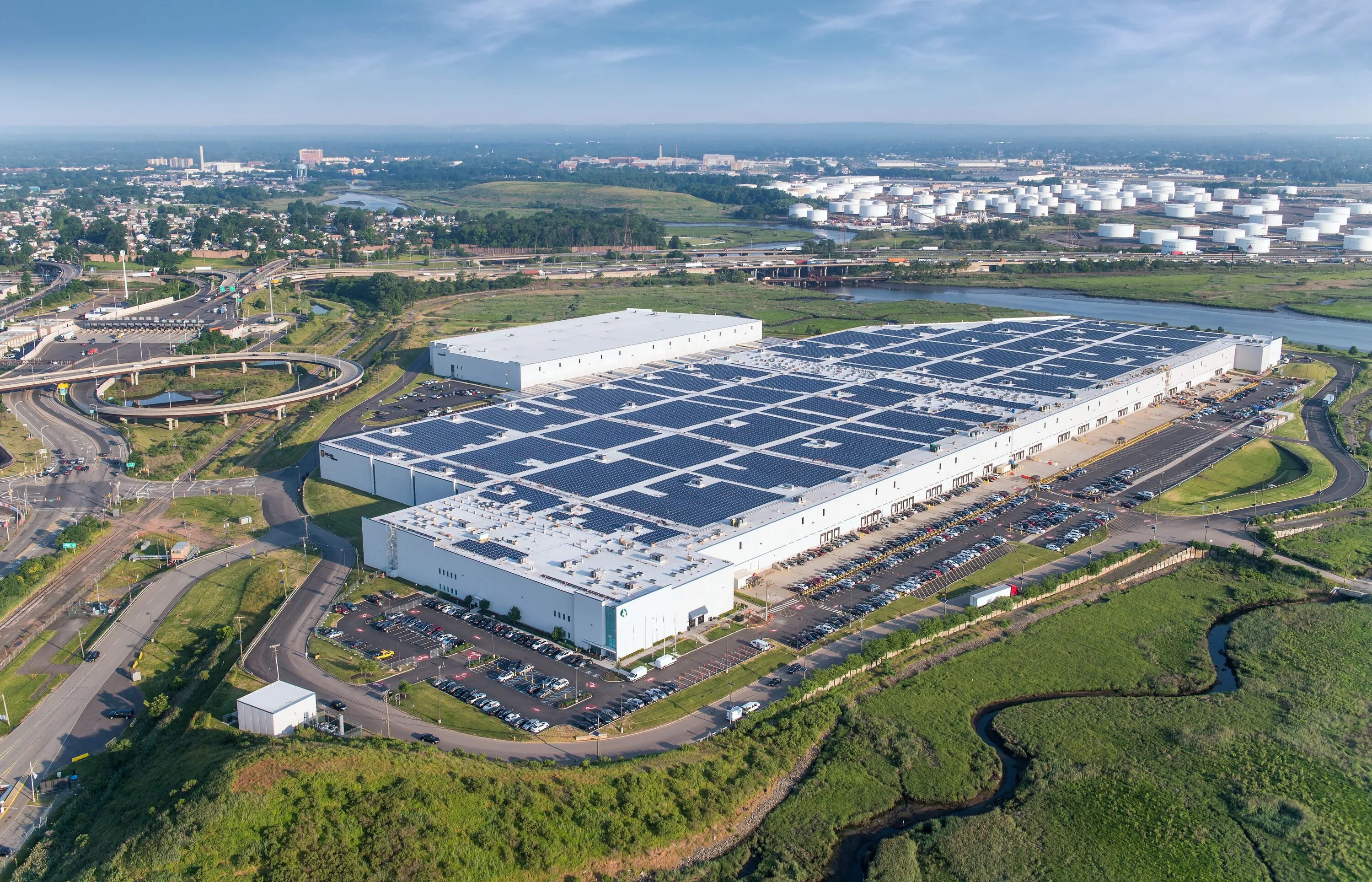 Prologis’ Park iPort 2 in&nbsp;Carteret, New Jersey, has an expansive solar array on its roof.&nbsp;