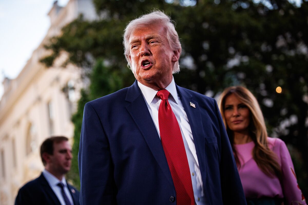 Trump’s Winning Streak Masks Widening Cracks Outside His Base