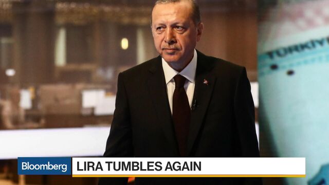 Turkish lira plummets against dollar Turkish lira plummets against dollar