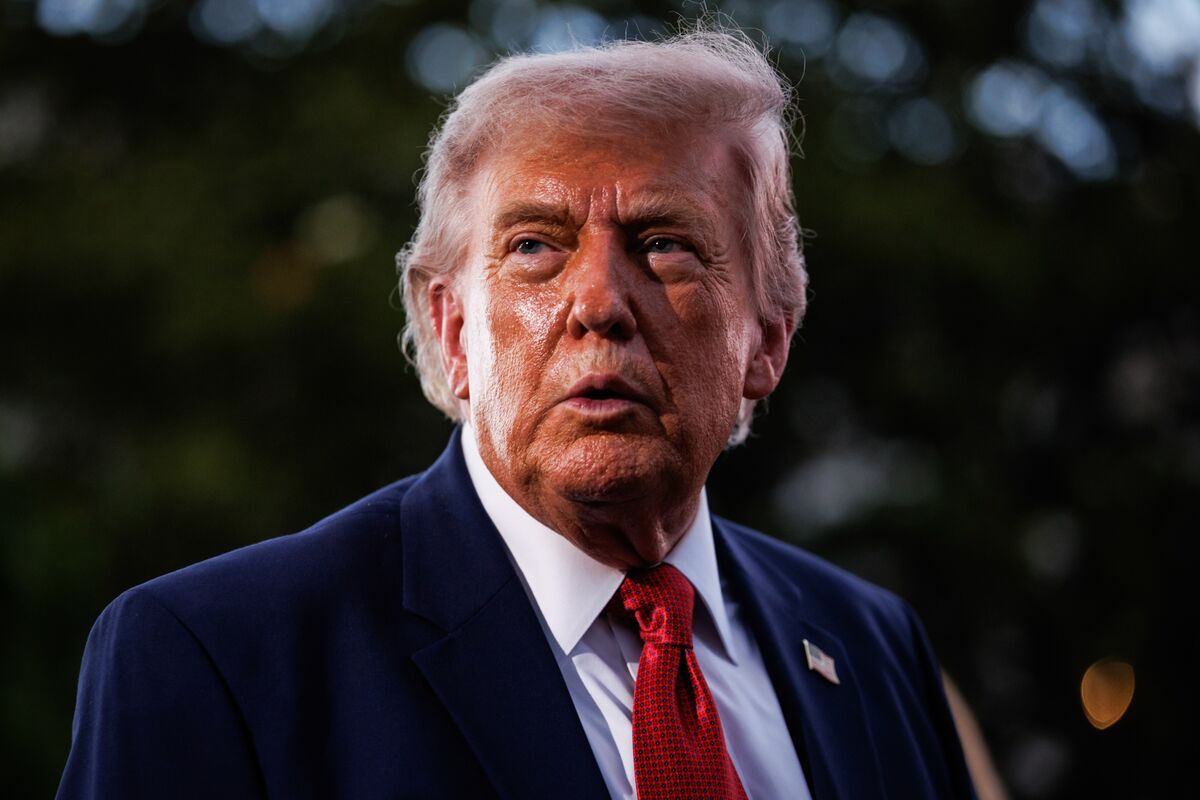 Trump Doctor Visit Renews Health Scrutiny as 80th Birthday Nears