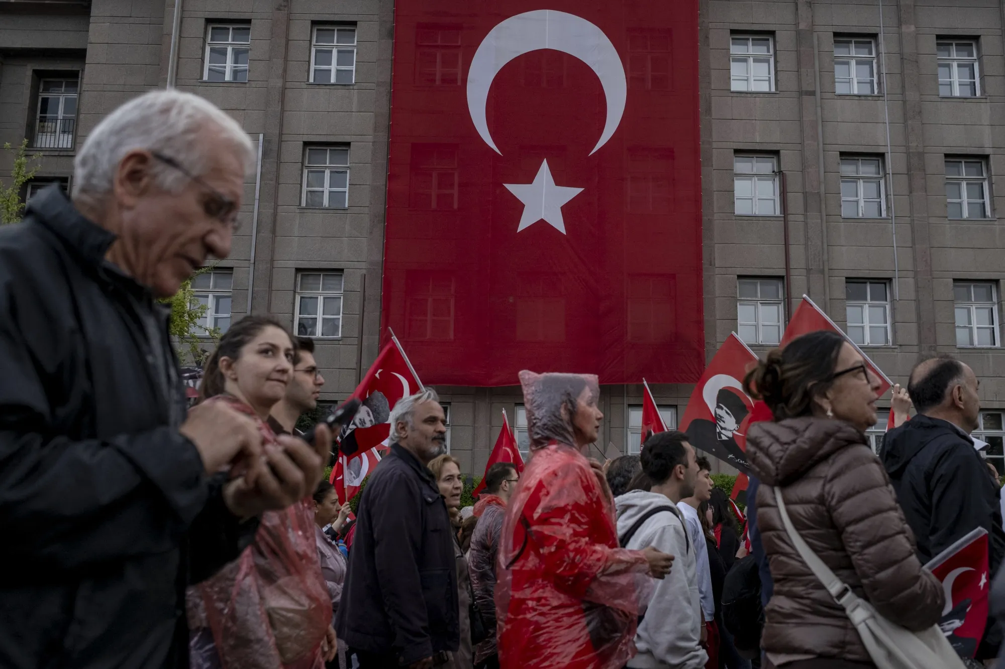 CHP party members march&nbsp;in Ankara, Turkey, on April 23.