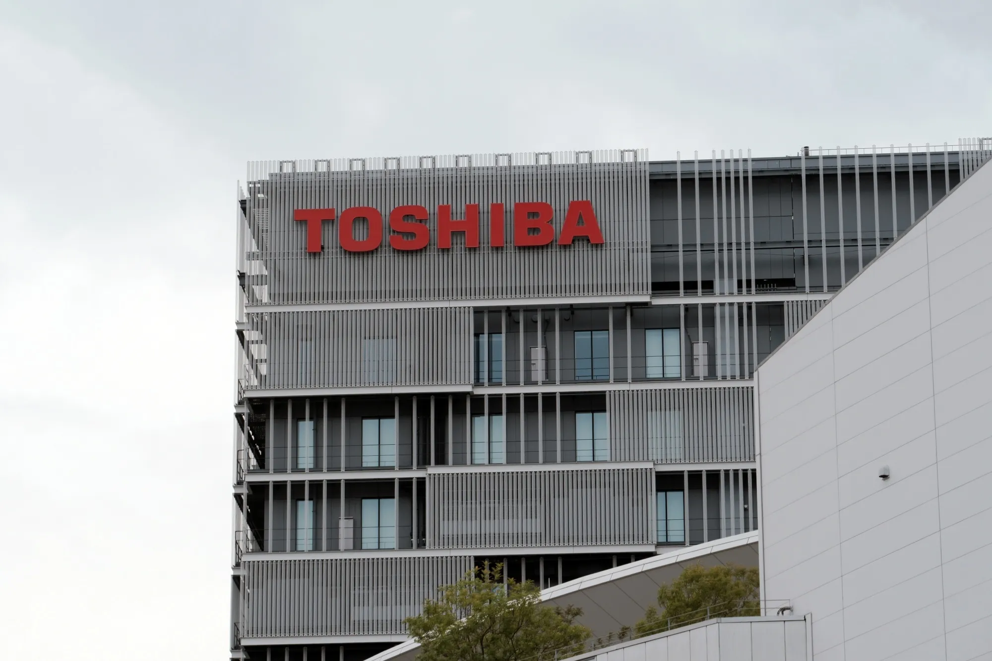 東芝がエレベーター事業売却検討、フィンランド企業など候補－関係者 - Bloomberg