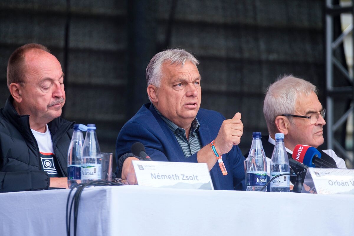 Hungary's Ex-Premier Orban Moves to Boost Unity in Ailing Party
