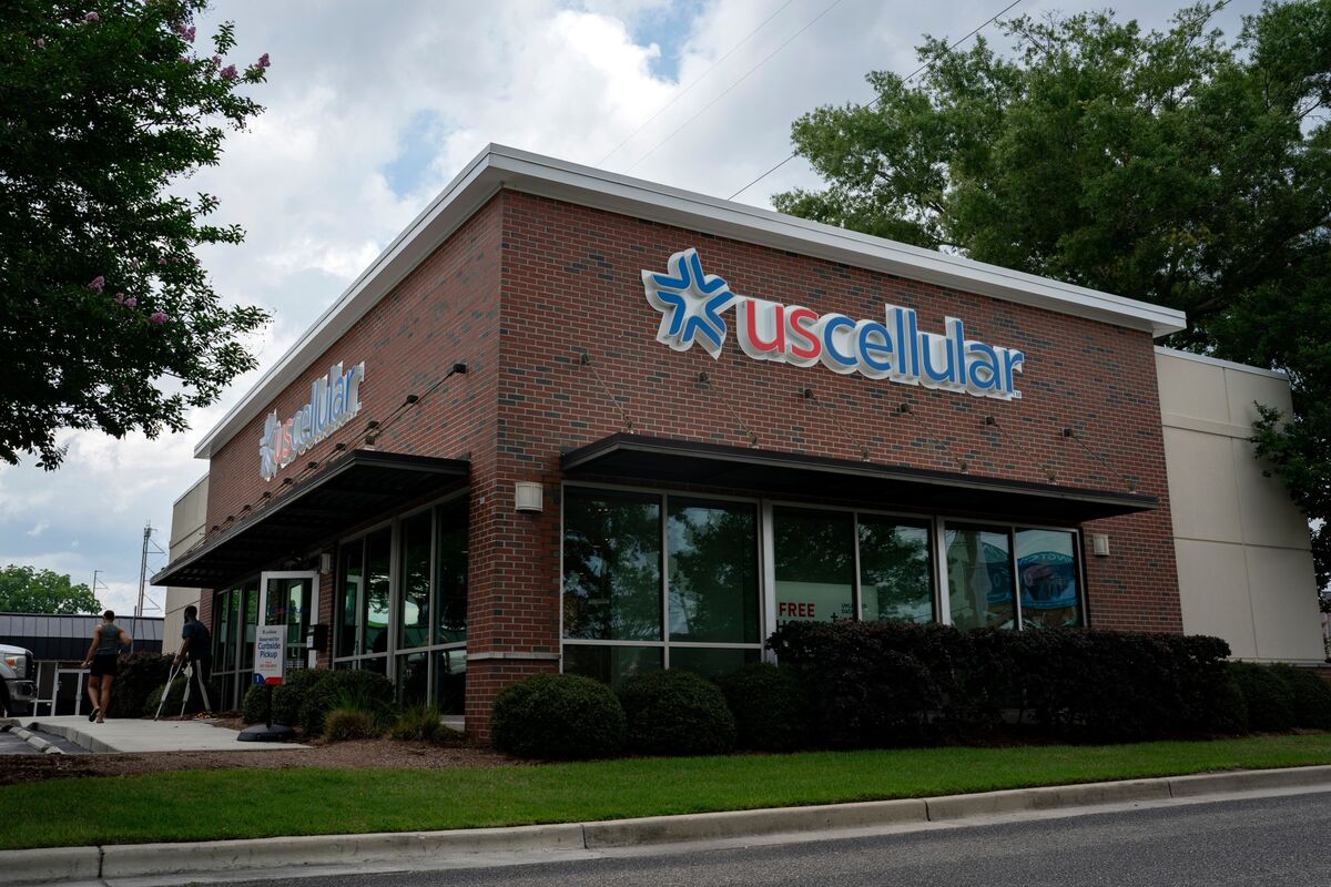 FCC Approves T-Mobile $4.4B US Cellular, Metronet Acquisitions