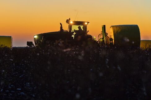 1472658134_Deere-&-Co