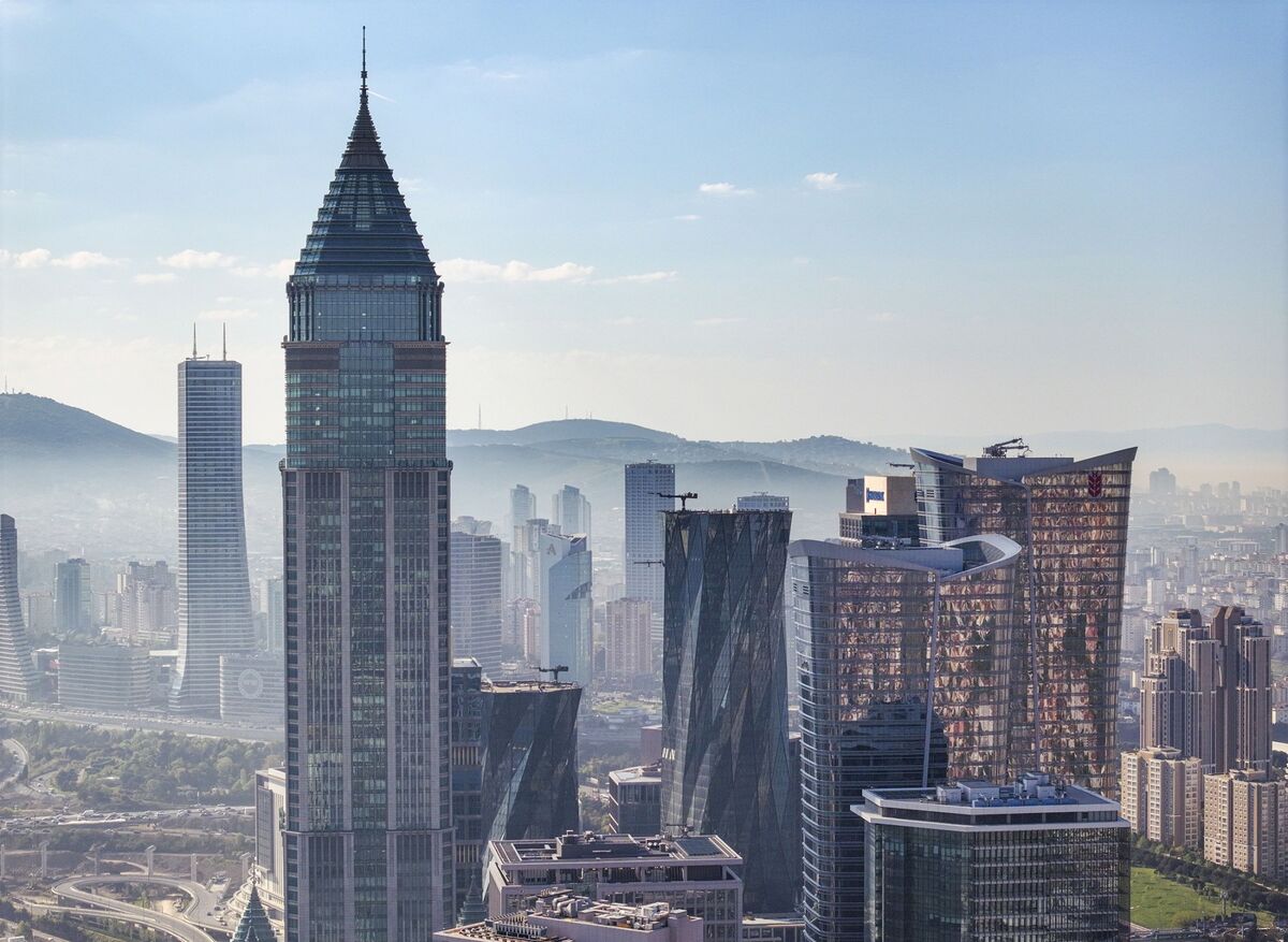 London and Dubai Wealth Volatility Drive Turkey's Plan to Attract Rich
