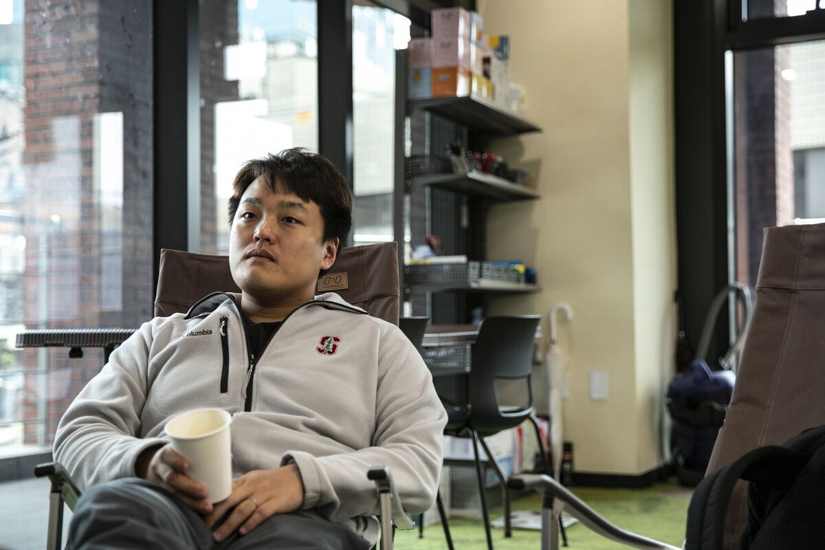 South Korea says Interpol has issued a Red Notice for Terraform Labs co-founder Do Kwon; prosecutors say Kwon disappeared from Singapore after September 17 (Sangmi Cha/Bloomberg)