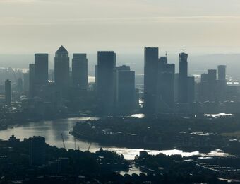 relates to Loan Deadline Looms for China Life Canary Wharf Tower