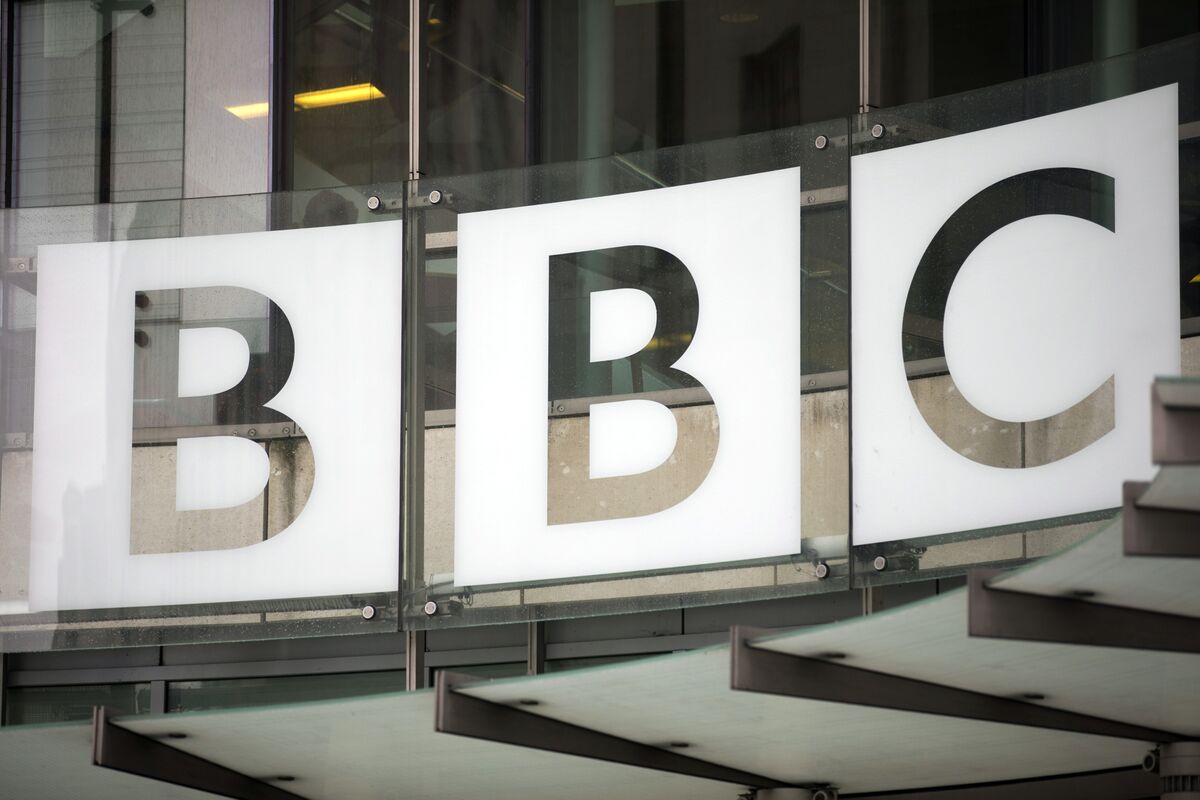 BBC to Cut Up to 1,000 Staff in Bid to Save £500 Million a Year