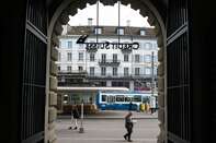 Spies and Threats Set Stage for Credit Suisse Group AG Decision