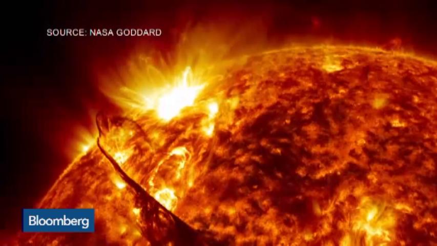 watch-nasa-marks-five-years-of-solar-snapshots-bloomberg