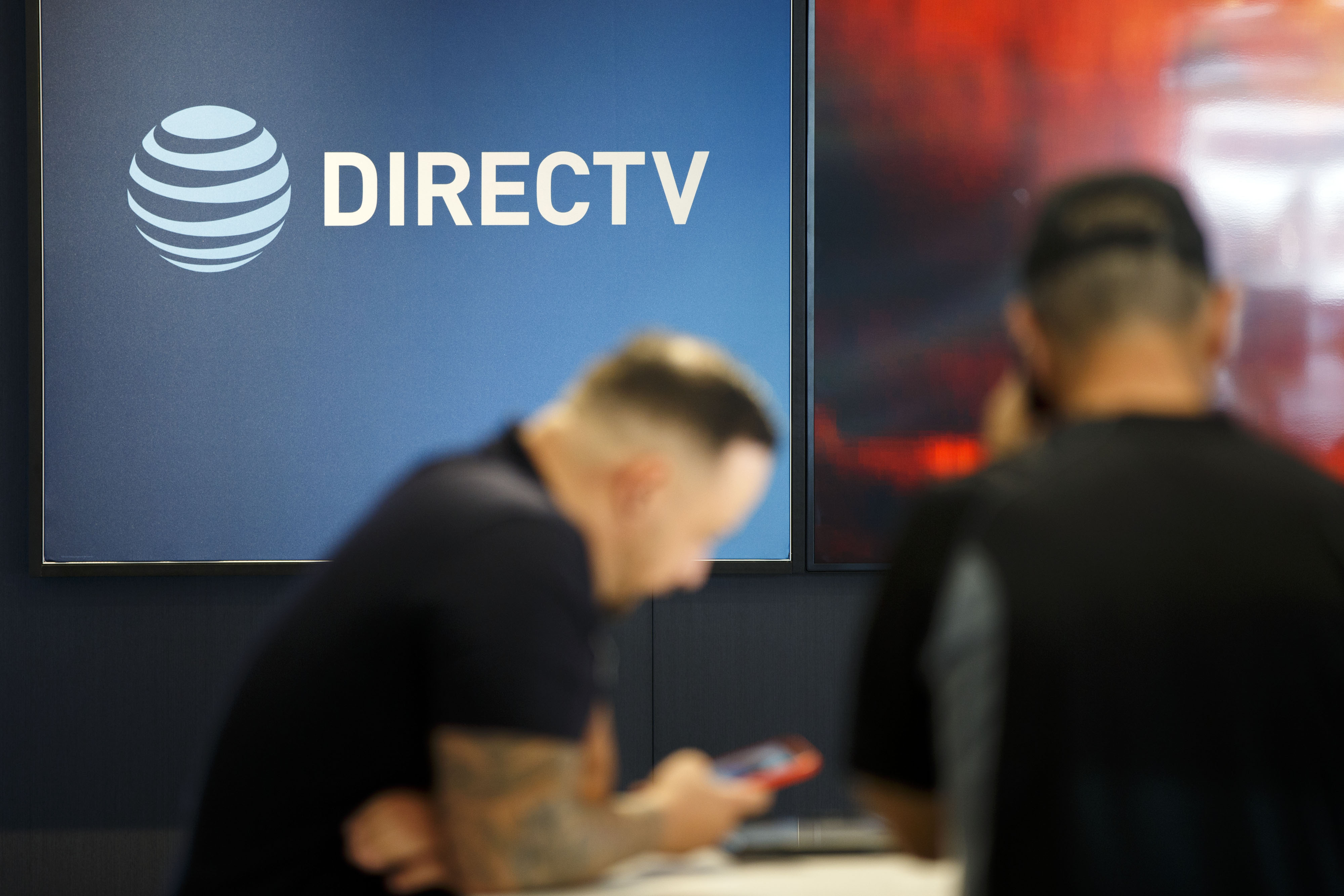 DirecTV may give up 'NFL Sunday Ticket' as subscribers dwindle