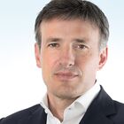Headshot of Roman Rosslenbroich