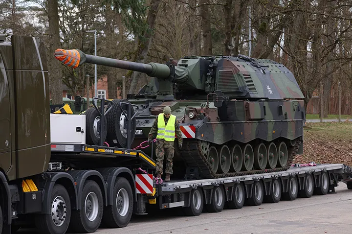 A Bundeswehr PzH 2000 howitzer.