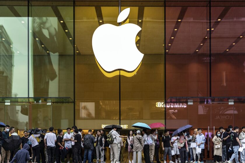Apple IPhone 15 Begins Sale In Shanghai