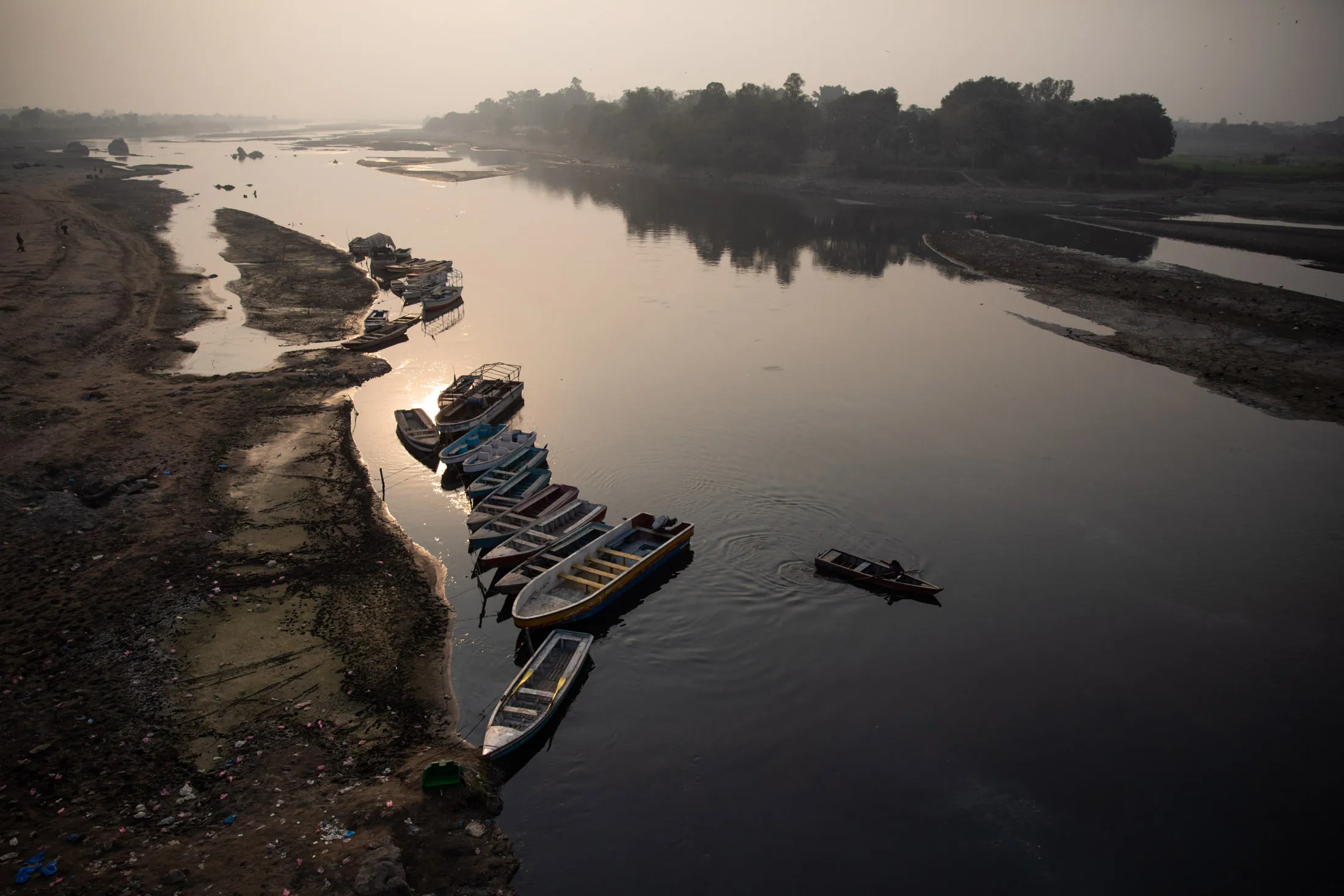 Pakistan’s Ravi River, once alive, is on hospice. Pockets of water sit stagnant and large sections of the tributary are polluted with untreated sewage from Lahore. 