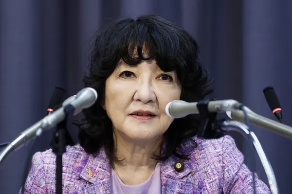 Japan's Finance Minister Raises Alarm as Yen Tumbles to 8-Month Low