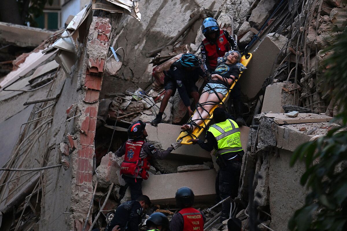 Venezuela Quake Death Toll Hits 164 as Rescue Efforts Expand