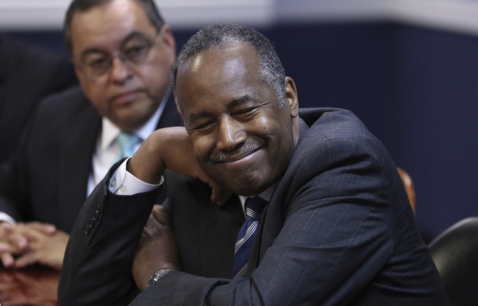 One Tweet Exposes What Ben Carson Doesn't Understand About Race and Wealth  in America