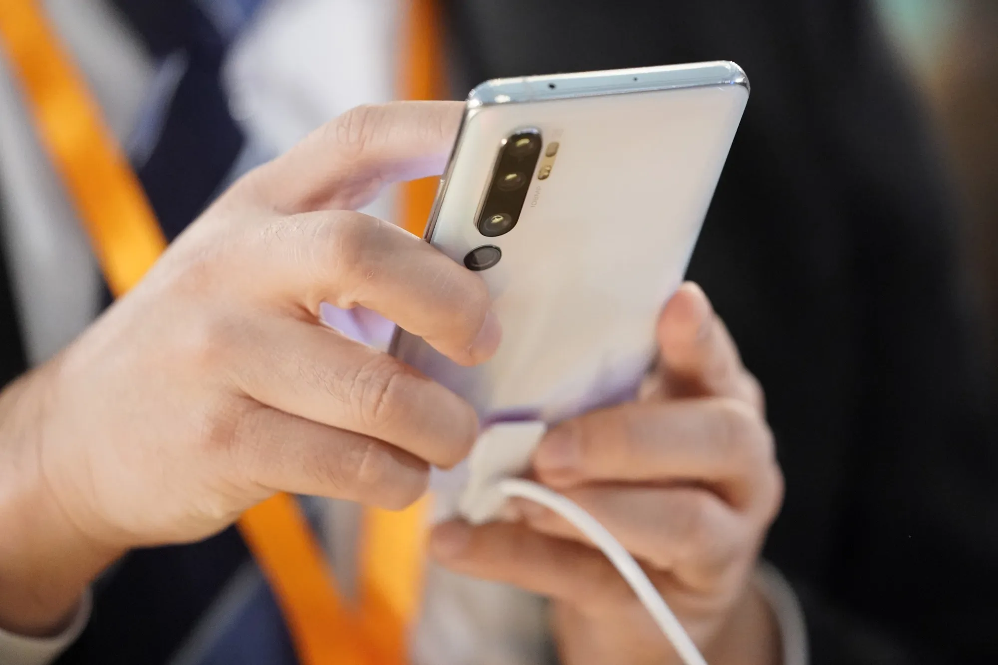 Xiaomi Takes on IPhone in Japan With Big Battery and Megapixels