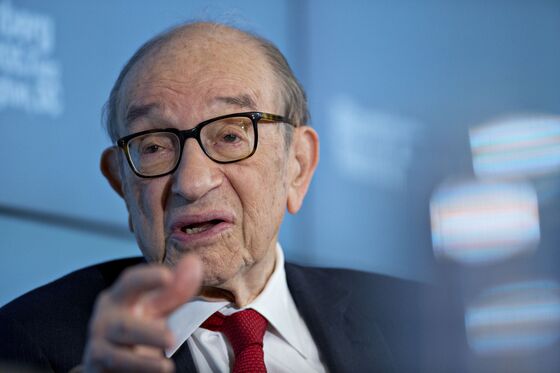 Greenspan Calls Trump Tariff Policies ‘Insane’