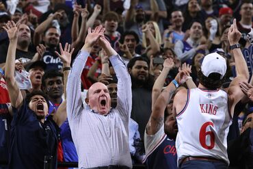 Phoenix Suns v Los Angeles Clippers