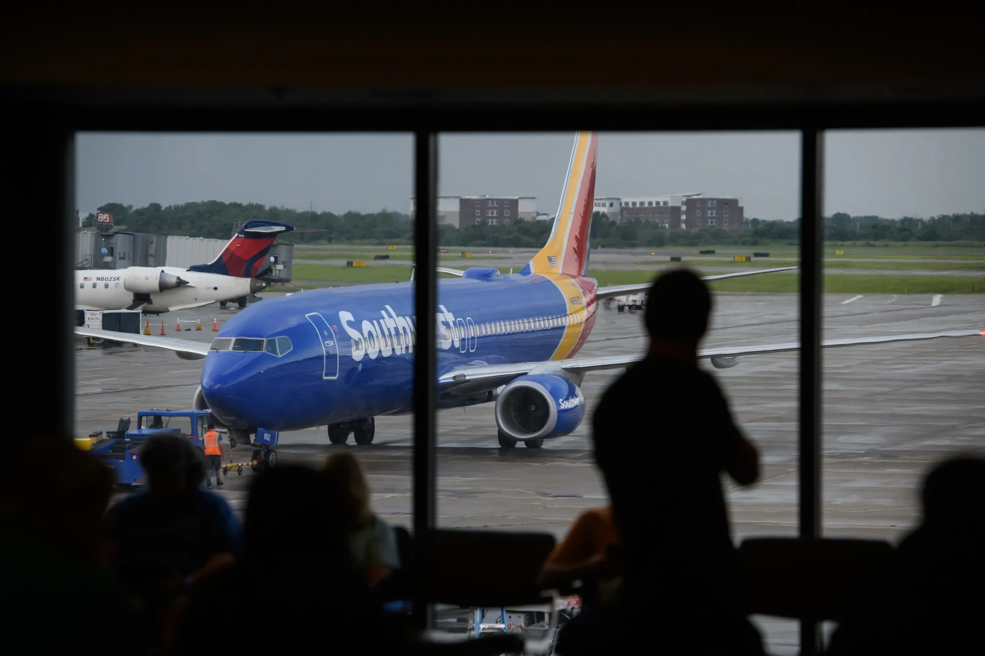 Airports Open Up to Terminal Tourists Who Just Want to Hang Out 