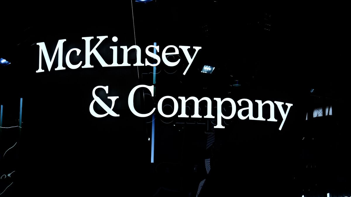 ⚫️ BLOOMBERG: "Bob Sternfels di McKinsey: Aumento di personale nelle competenze, ma riduzioni nelle aree non a contatto con i clienti"