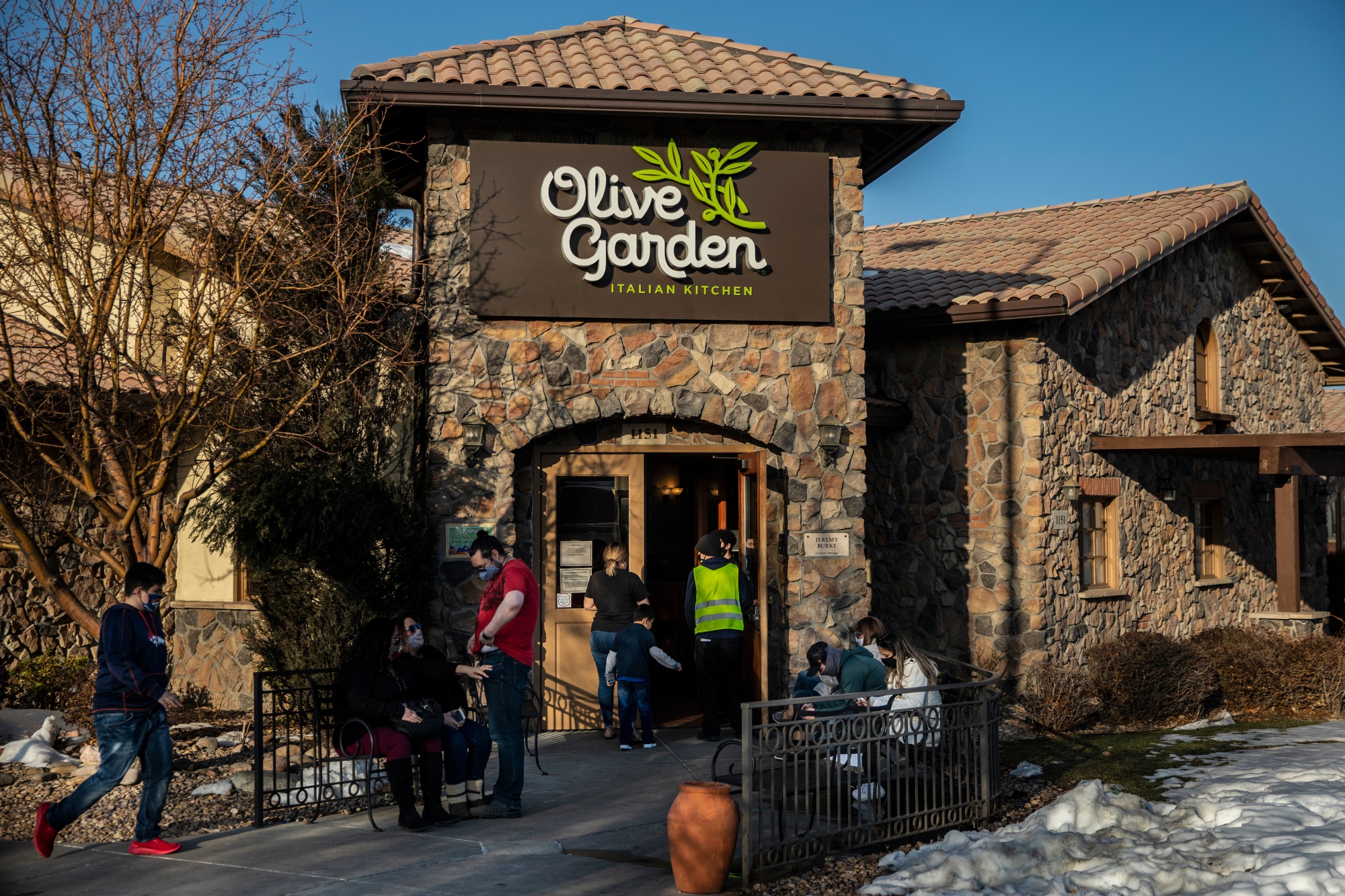 Olive Garden Owner Will Boost Tipped