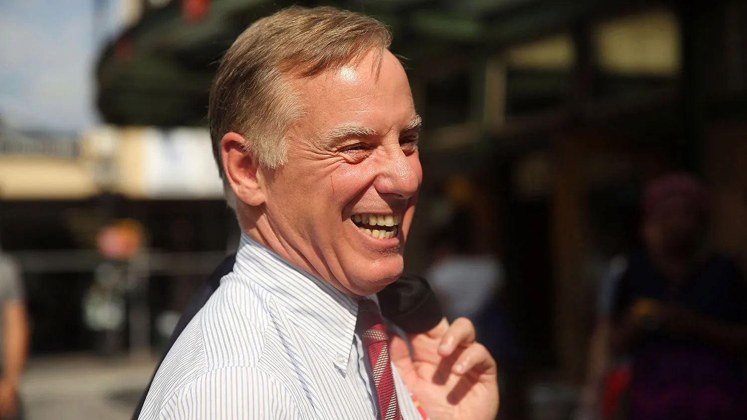 Former governor Howard Dean campaigns with Democratic mayoral candidate Bill de Blasio at a subway station on August 27, 2013 in New York City.

