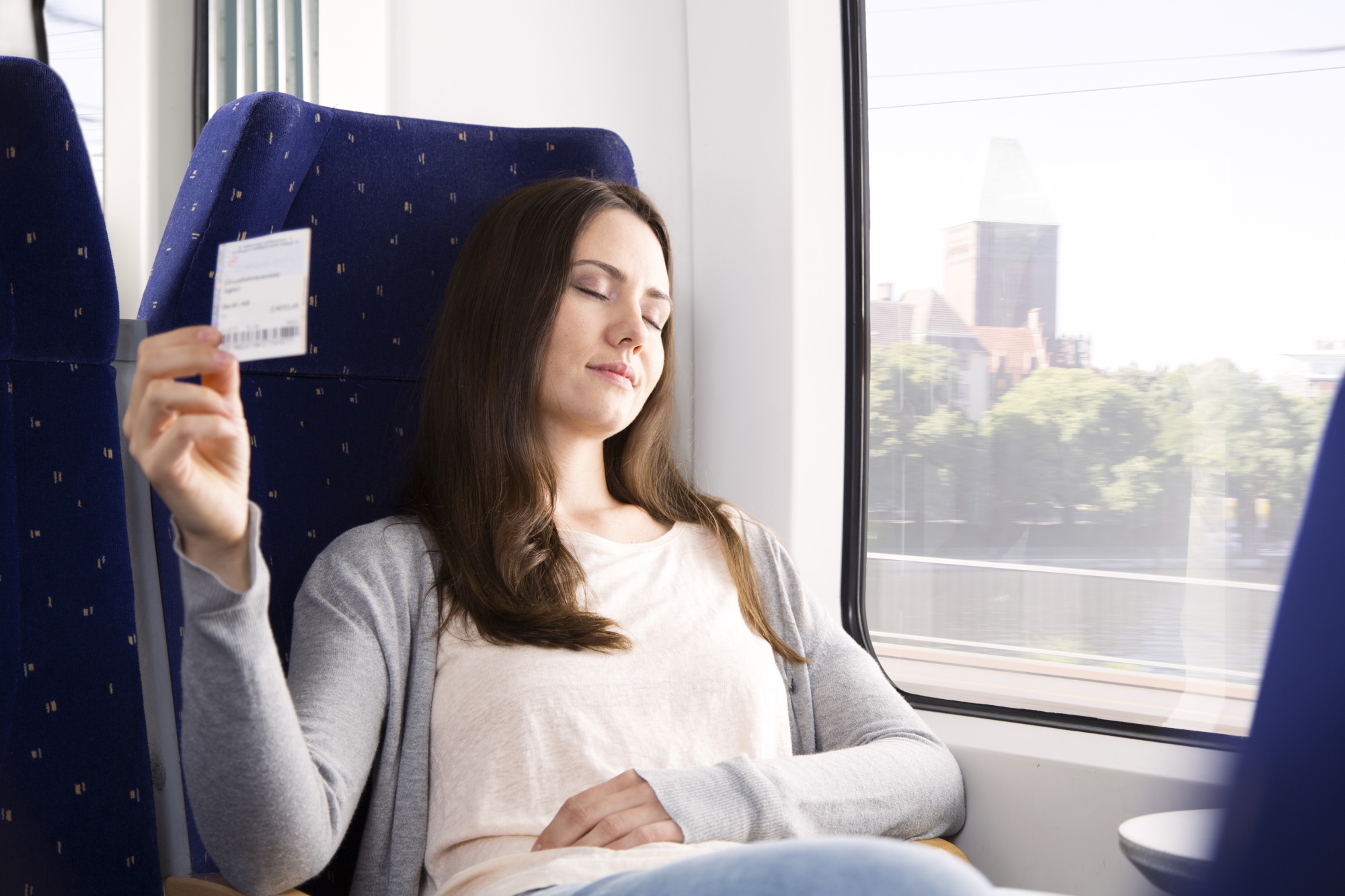 Should the Bus, Subway, Tube and Train Be Free? Look at Germanys 9-Euro Ticket