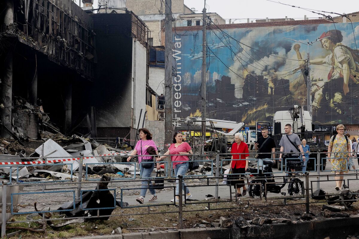 Russia Tells US to Evacuate Its Diplomats and Citizens From Kyiv