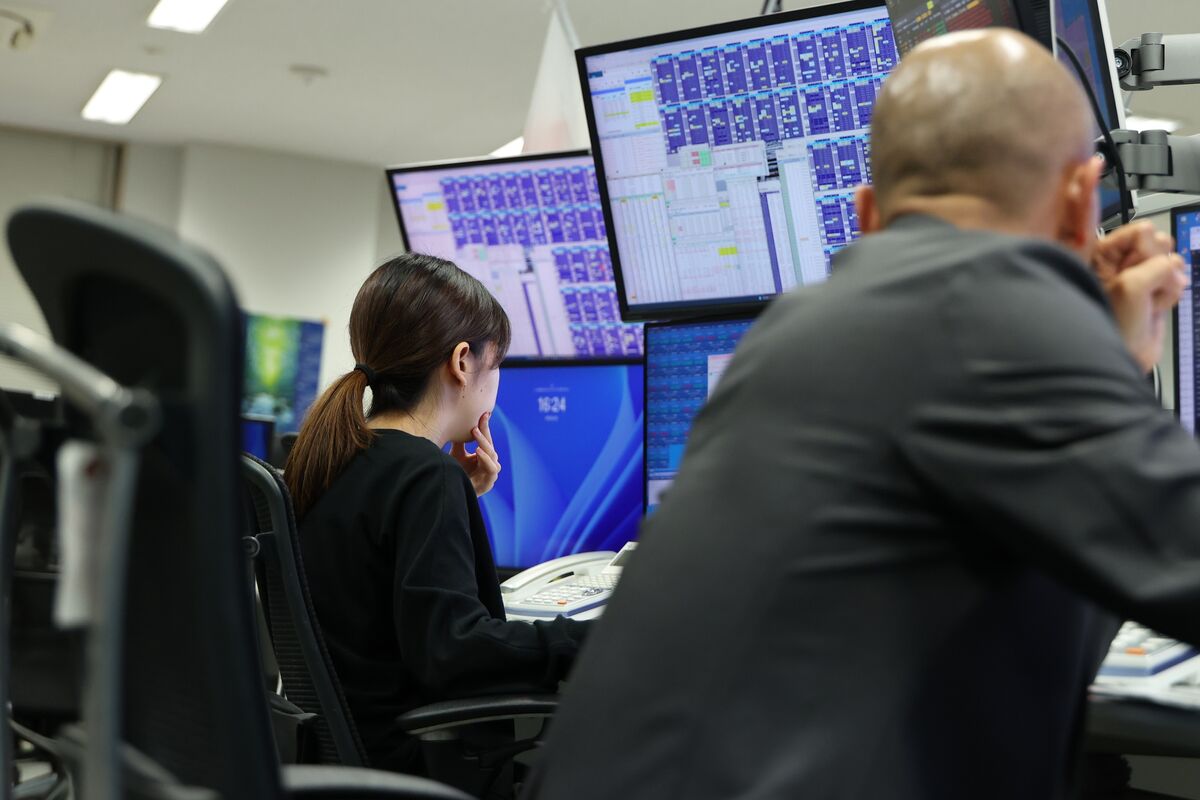 bloomberg.com - Chris Anstey - Why the Bond Selloff Hasn't Triggered an Emerging Market Crisis