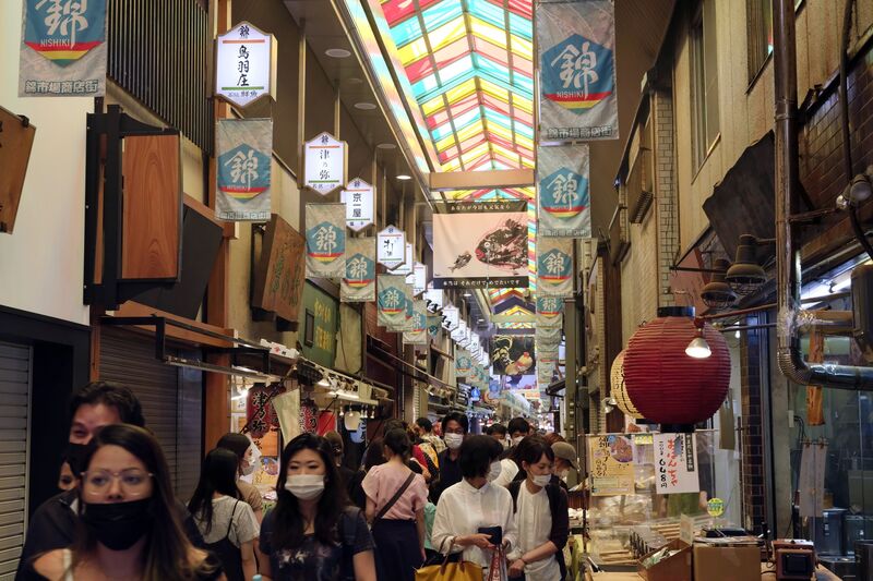 Once Overcrowded Kyoto Now Longs for Foreign Tourists