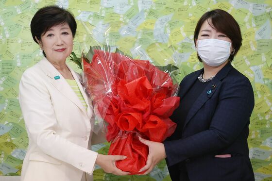 Tokyo’s First Woman Governor Wins in Virus-Clouded Election