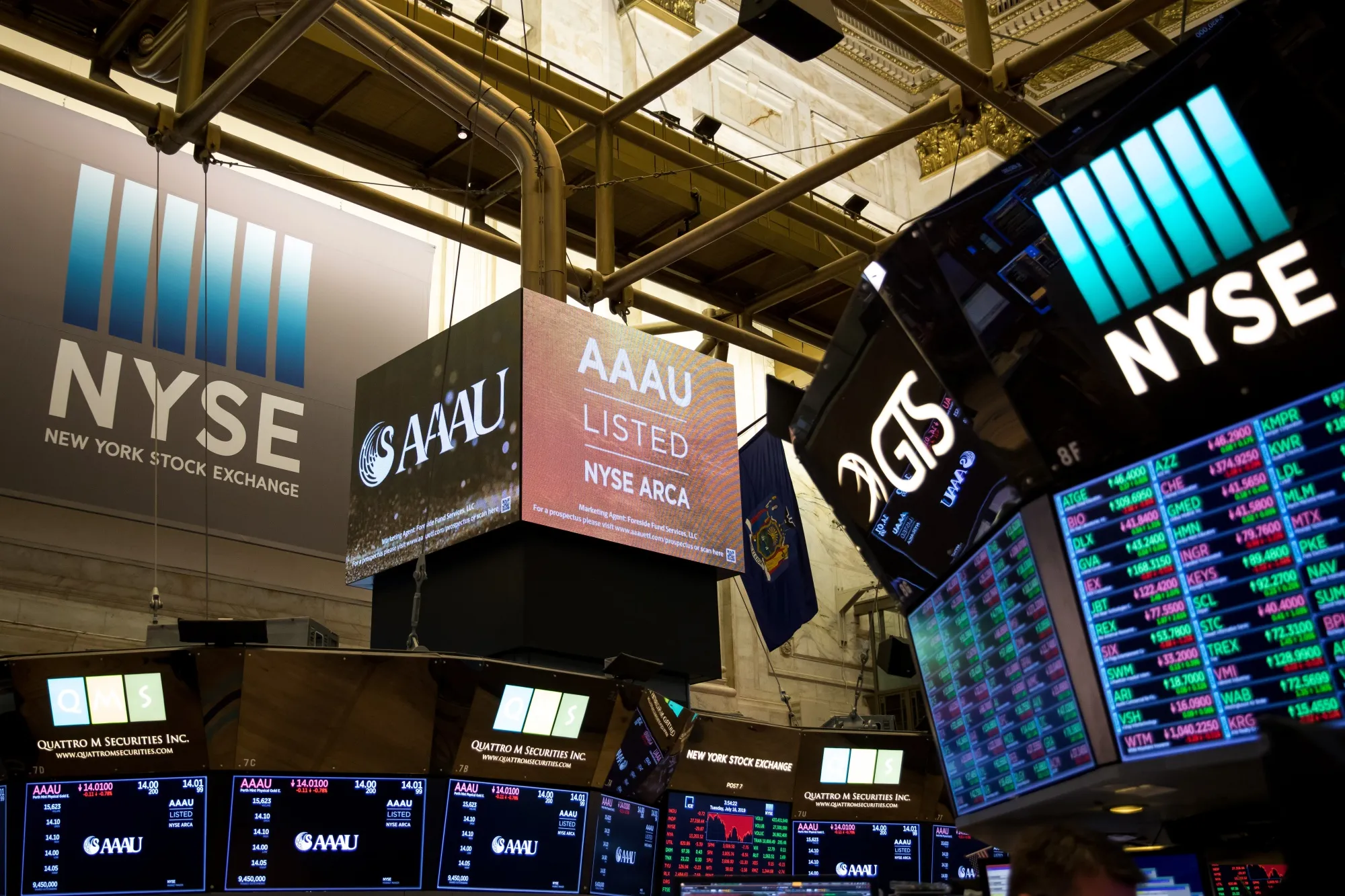 誕生30年迎えた世界最大のＥＴＦ、トップの座をライバルがうかがう - Bloomberg