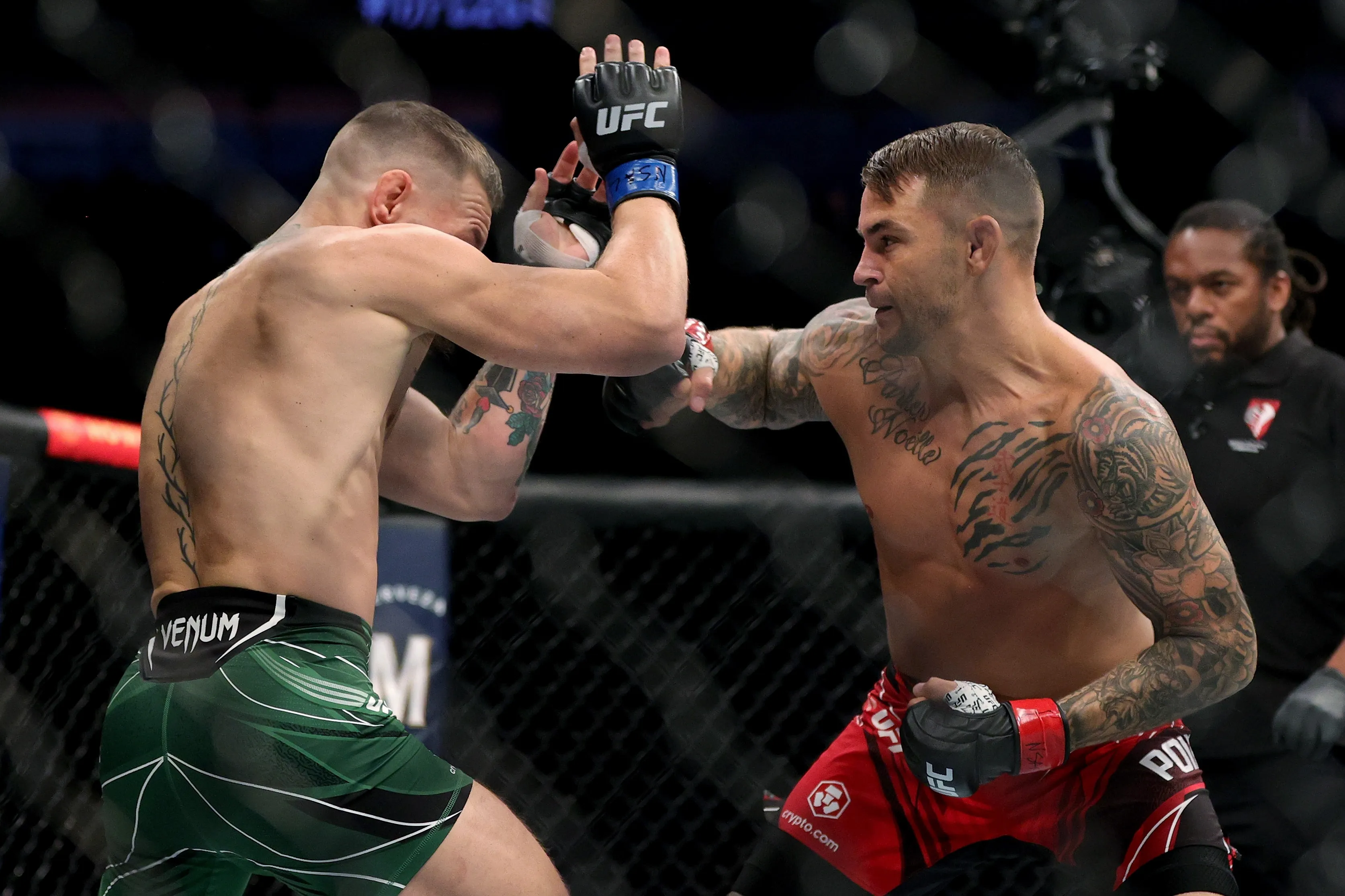 Conor McGregor Injures Leg, Poirier Wins UFC 264 Showdown - Bloomberg, image size:3347x2231