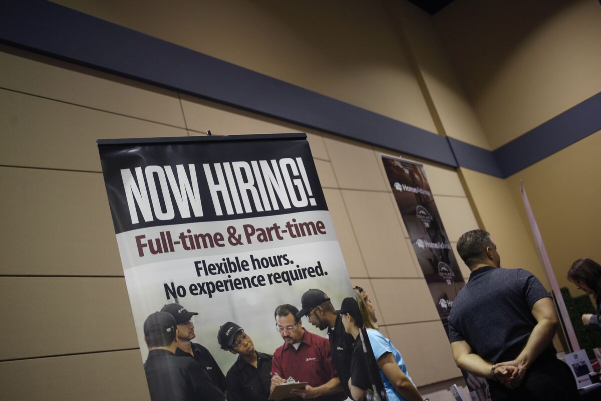 米雇用者数、11月は21万人増に減速－失業率は予想以上の低下