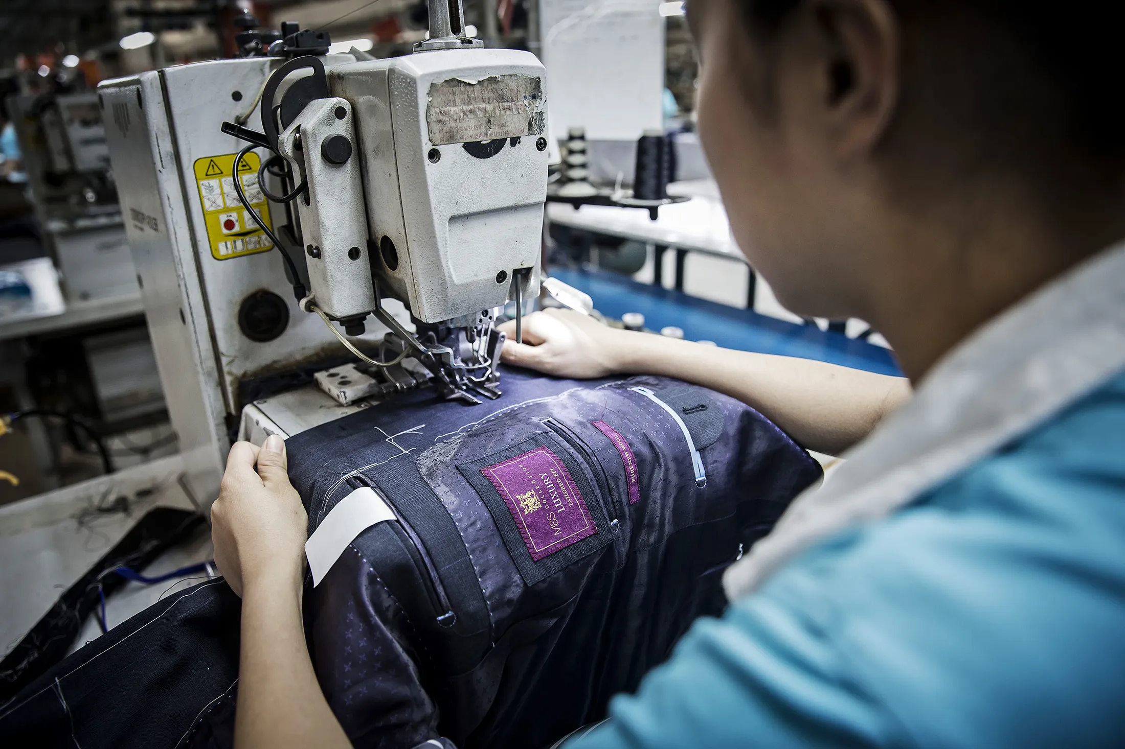 The economy ended last year on a strong note as producer prices rebounded, factory activity stabilized and corporate profit recovered.

