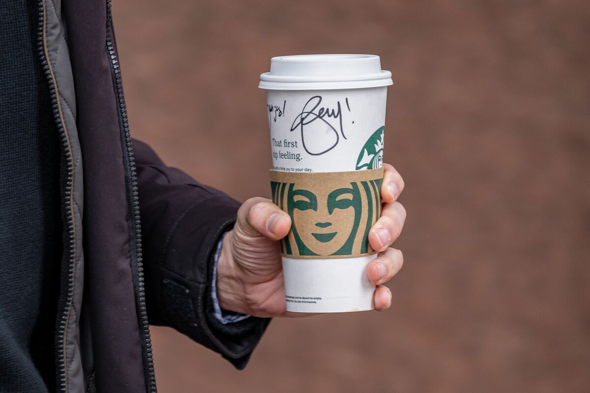 bloomberg.com - Daniela Sirtori - Starbucks Hunts for Another Tech Office, Including Abroad