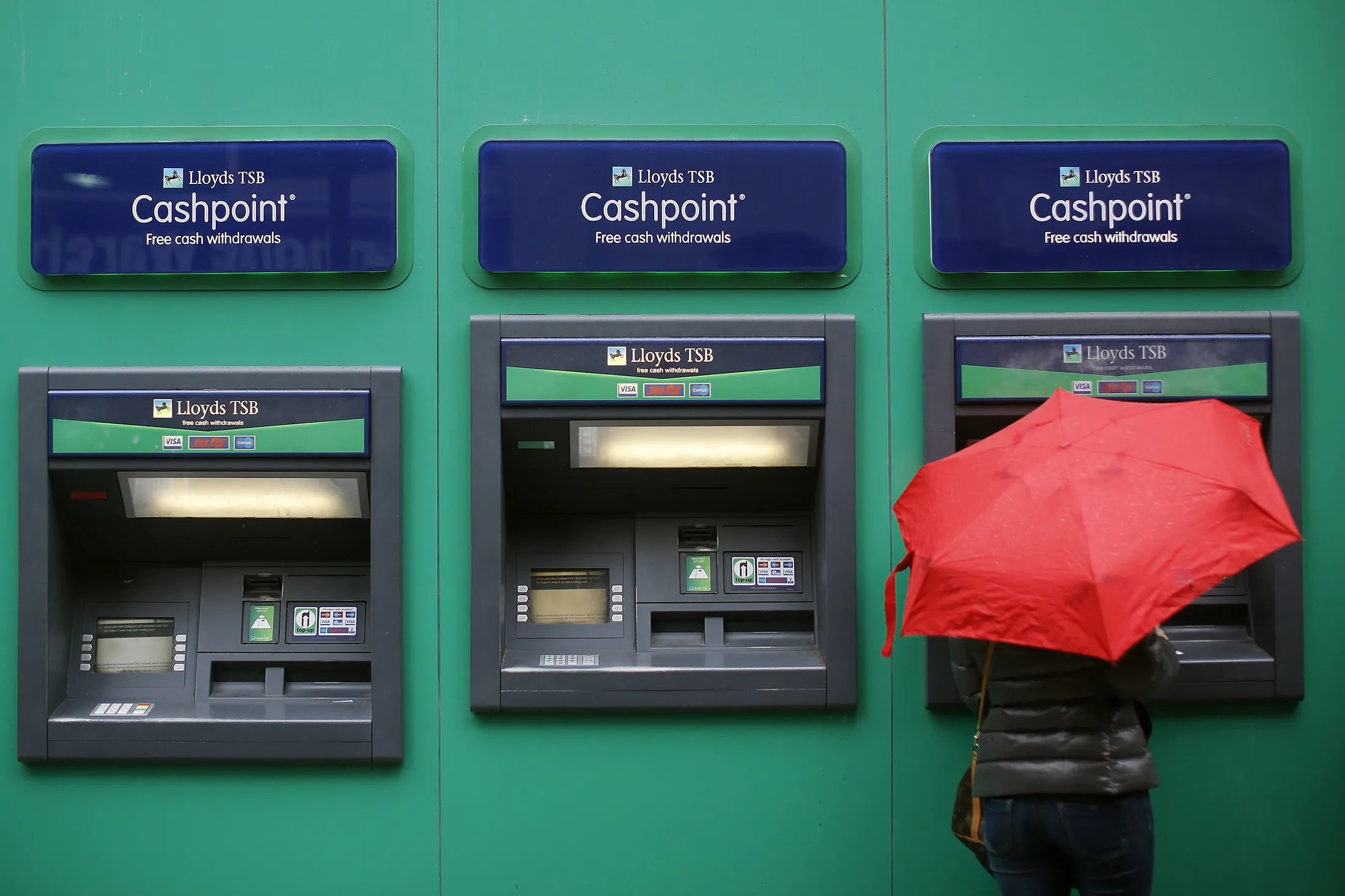 U.K. Banks As Employment Cut To Nine Year Low