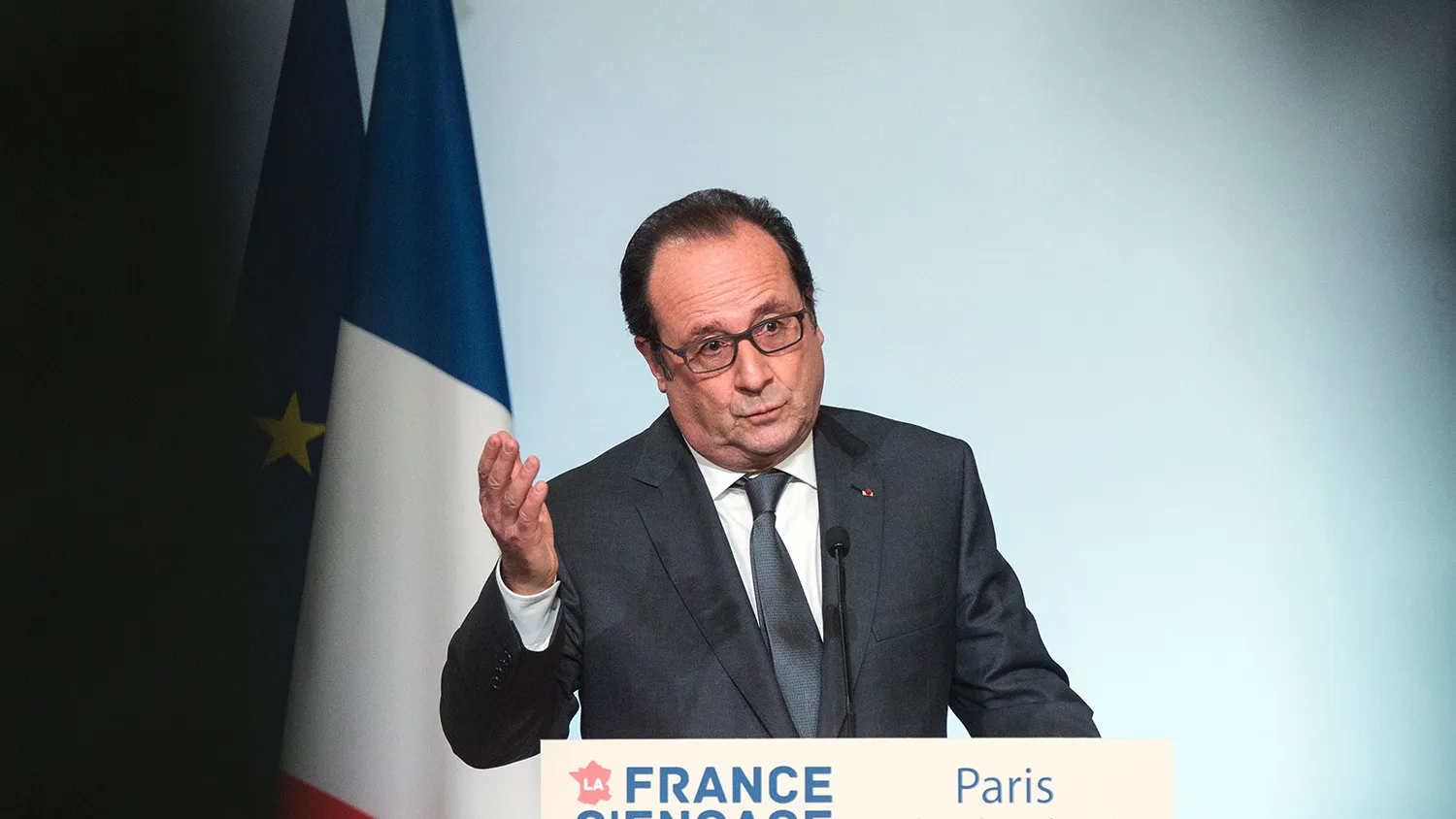 French President Francois Hollande delivers a speech in Paris on Dec. 22, 2015.
