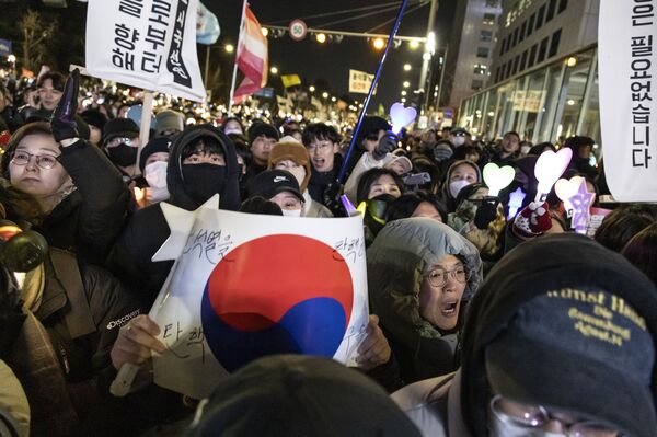 South Korean Stocks, Won Slump as Political Crisis Deepens