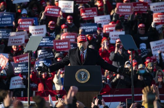 Trump Plans to Resume His Trademark Rallies in June